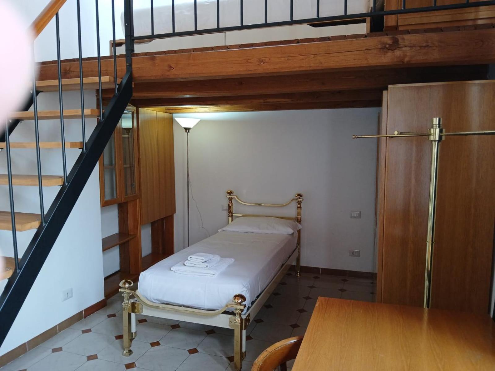 Ferienwohnung Attico Con Terrazza Santa Cecilia Rom Exterior foto